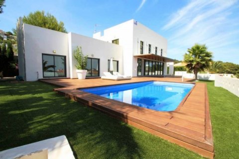 Villa for sale in Quesada, Jaen, Spain 3 bedrooms, 245 sq.m. No. 43311 - photo 1