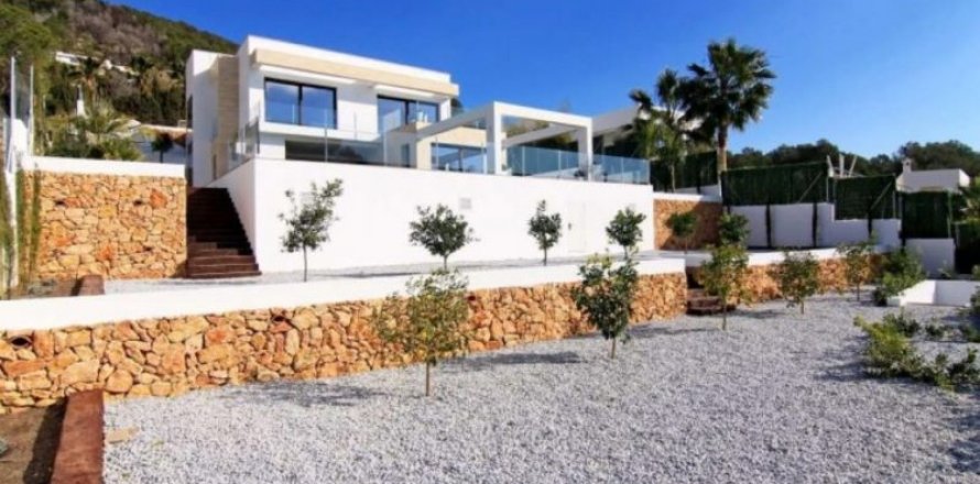 Villa in Javea, Alicante, Spain 3 bedrooms, 320 sq.m. No. 46012