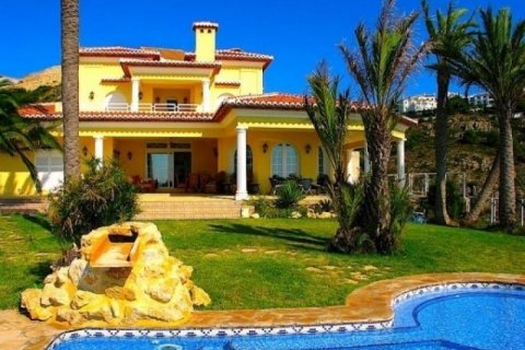 Villa for sale in Javea, Alicante, Spain 4 bedrooms, 320 sq.m. No. 44120 - photo 2