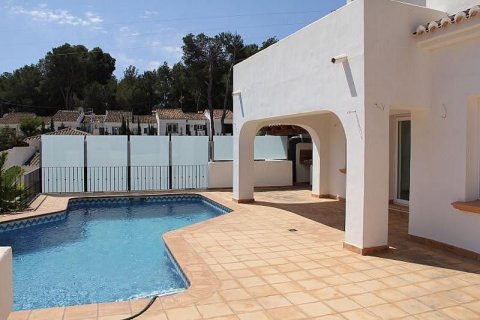 Villa for sale in Moraira, Alicante, Spain 4 bedrooms, 240 sq.m. No. 46048 - photo 4