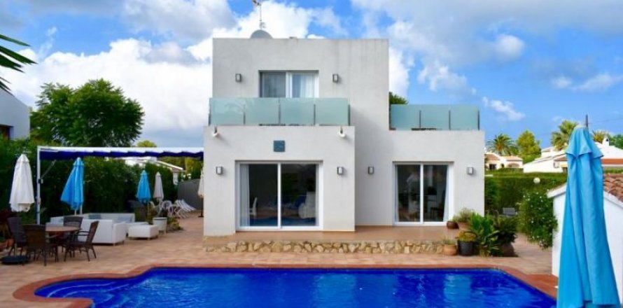 Villa in Javea, Alicante, Spain 3 bedrooms, 207 sq.m. No. 44586