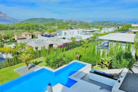 Villa for sale in Javea, Alicante, Spain 4 bedrooms, 365 sq.m. No. 43838 - photo 3