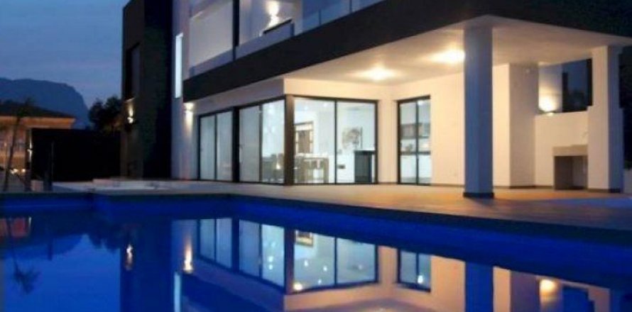 Villa in Calpe, Alicante, Spain 4 bedrooms, 280 sq.m. No. 43840