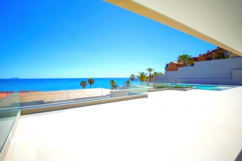 Villa for sale in Alicante, Spain 4 bedrooms, 513 sq.m. No. 45493 - photo 3