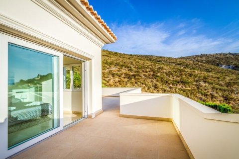 Villa for sale in Moraira, Alicante, Spain 4 bedrooms, 373 sq.m. No. 41940 - photo 7