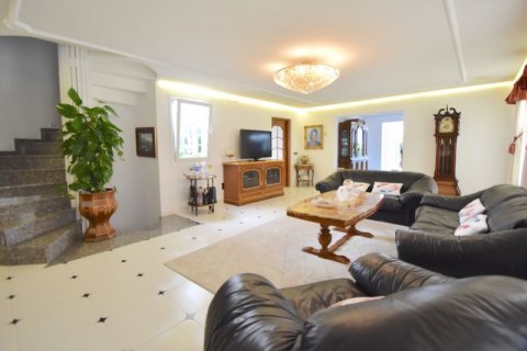 Villa for sale in La Nucia, Alicante, Spain 5 bedrooms, 800 sq.m. No. 42587 - photo 4