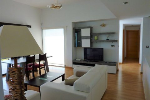 Villa for sale in Polop, Alicante, Spain 3 bedrooms, 280 sq.m. No. 41546 - photo 8