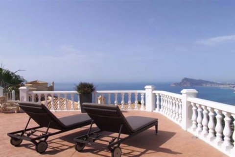 Villa for sale in Altea, Alicante, Spain 7 bedrooms, 700 sq.m. No. 43704 - photo 5