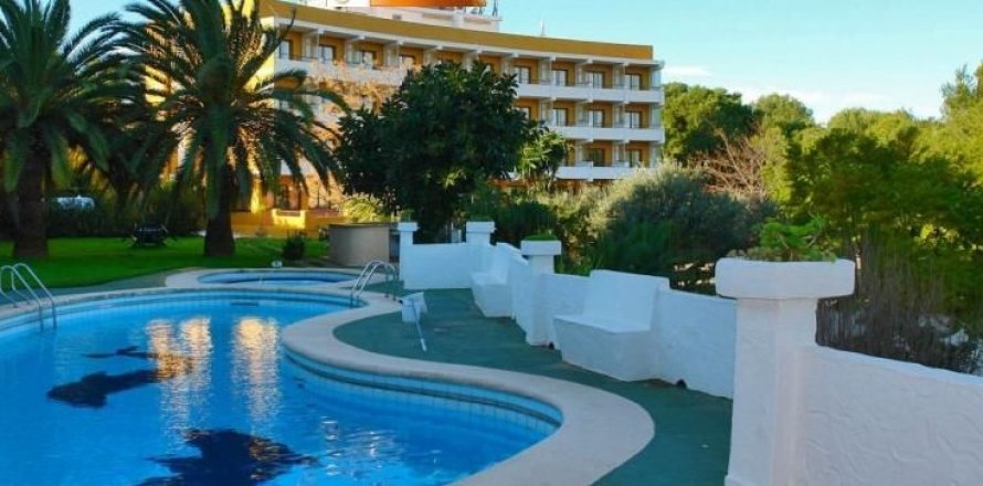 Hotel in Moraira, Alicante, Spain 39 bedrooms, 2455 sq.m. No. 46692