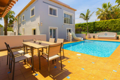 Villa for sale in Javea, Alicante, Spain 6 bedrooms, 420 sq.m. No. 41689 - photo 2
