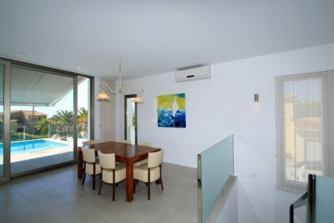 Villa for sale in Moraira, Alicante, Spain 3 bedrooms, 220 sq.m. No. 43994 - photo 6