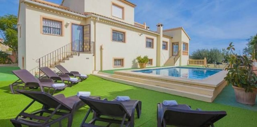 Villa in Calpe, Alicante, Spain 4 bedrooms, 387 sq.m. No. 43741