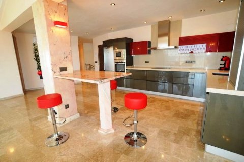 Villa for sale in Javea, Alicante, Spain 5 bedrooms, 250 sq.m. No. 44288 - photo 9