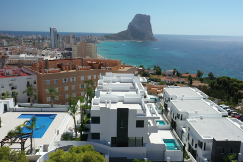 Townhouse for sale in Calpe, Alicante, Spain 3 bedrooms, 307 sq.m. No. 41612 - photo 1