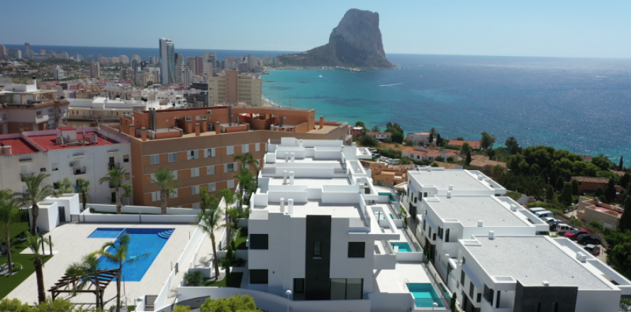 Townhouse in Calpe, Alicante, Spain 3 bedrooms, 307 sq.m. No. 41612
