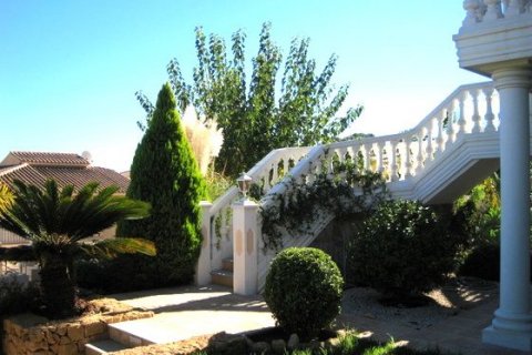 Villa for sale in La Nucia, Alicante, Spain 5 bedrooms, 510 sq.m. No. 44029 - photo 4