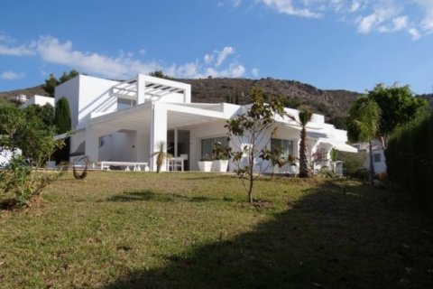 Villa for sale in Javea, Alicante, Spain 5 bedrooms, 380 sq.m. No. 45705 - photo 3