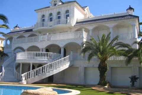 Villa for sale in Alicante, Spain 15 bedrooms, 1.7 sq.m. No. 44250 - photo 1