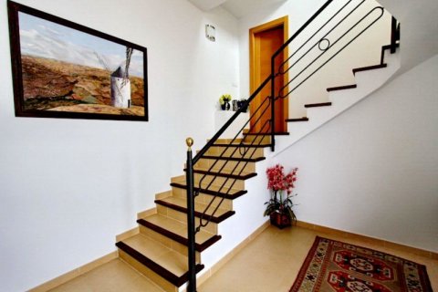 Villa for sale in Calpe, Alicante, Spain 4 bedrooms, 300 sq.m. No. 45525 - photo 5