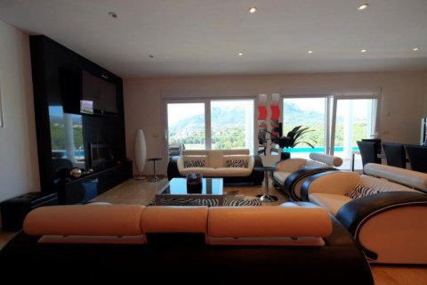 Villa for sale in Calpe, Alicante, Spain 4 bedrooms, 361 sq.m. No. 44652 - photo 7