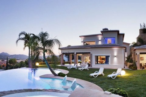 Villa for sale in Javea, Alicante, Spain 5 bedrooms, 1.1 sq.m. No. 44891 - photo 3