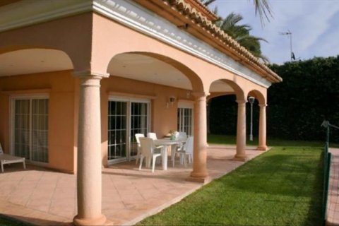 Villa for sale in Villajoyosa, Alicante, Spain 4 bedrooms, 600 sq.m. No. 44644 - photo 3