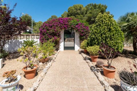 Villa for sale in Santa Ponsa, Mallorca, Spain 6 bedrooms, 270 sq.m. No. 47391 - photo 8