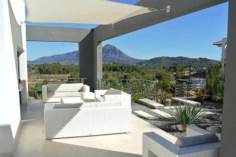 Villa for sale in Javea, Alicante, Spain 5 bedrooms, 240 sq.m. No. 44647 - photo 9