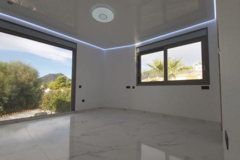 Villa for sale in La Nucia, Alicante, Spain 4 bedrooms, 420 sq.m. No. 42748 - photo 7