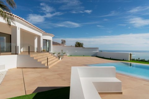 Villa for sale in Javea, Alicante, Spain 4 bedrooms, 330 sq.m. No. 42147 - photo 3