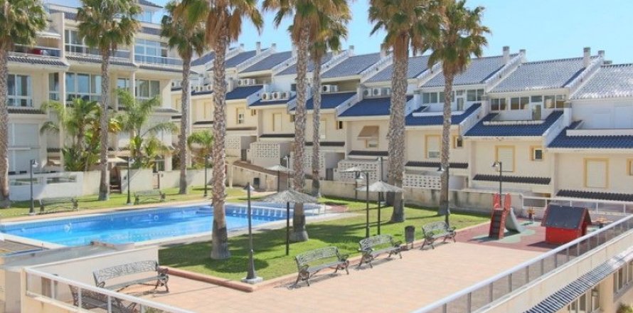 Townhouse in Alicante, Spain 4 bedrooms, 360 sq.m. No. 45187