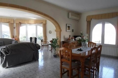 Villa for sale in Javea, Alicante, Spain 4 bedrooms, 220 sq.m. No. 44117 - photo 5