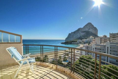 Penthouse for sale in Calpe, Alicante, Spain 4 bedrooms, 344 sq.m. No. 45167 - photo 1