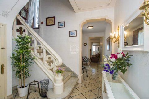 Townhouse for sale in Alaior, Menorca, Spain 5 bedrooms, 277 sq.m. No. 23949 - photo 1