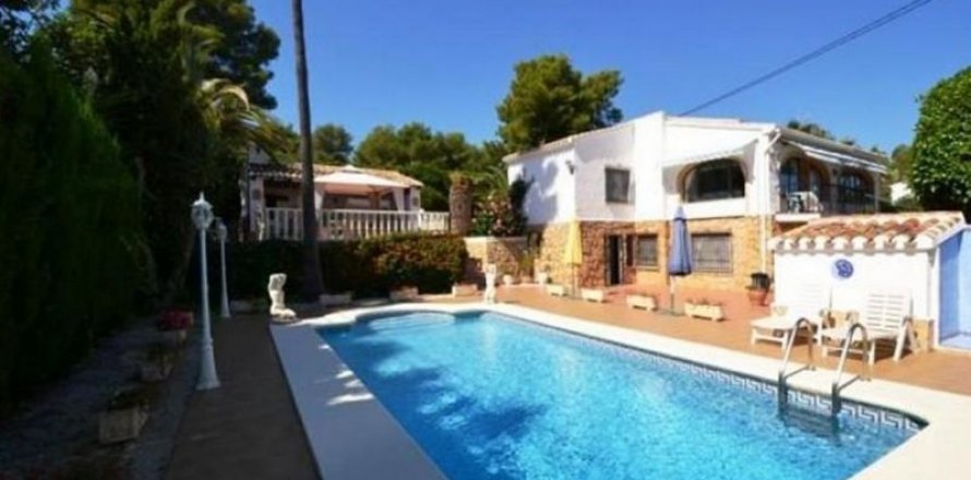 Villa in Javea, Alicante, Spain 6 bedrooms, 315 sq.m. No. 44464