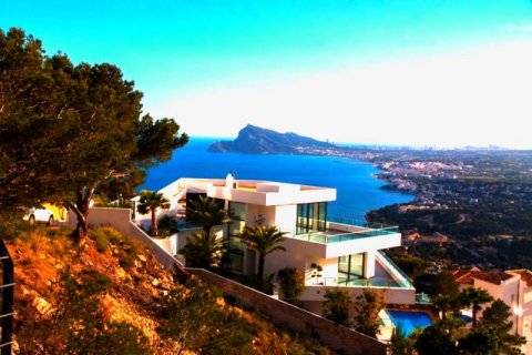 Villa for sale in Altea, Alicante, Spain 5 bedrooms, 900 sq.m. No. 42899 - photo 3