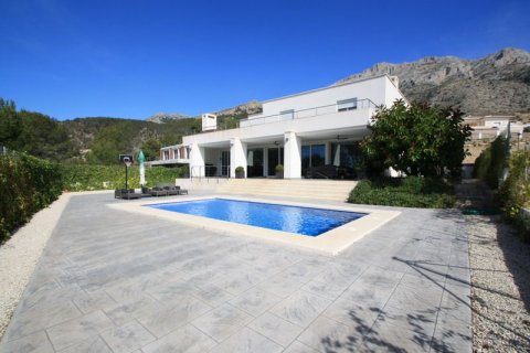 Villa for sale in Altea, Alicante, Spain 5 bedrooms, 395 sq.m. No. 44156 - photo 2