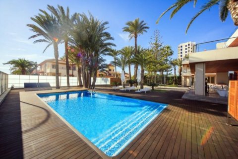 Villa for sale in Torrevieja, Alicante, Spain 6 bedrooms, 910 sq.m. No. 41598 - photo 6