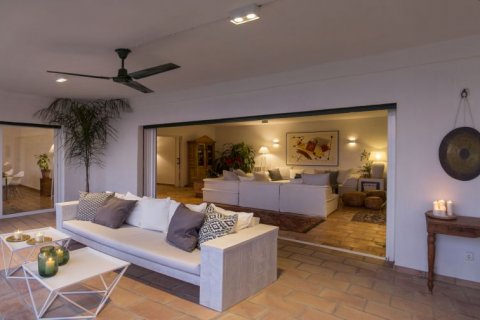 Villa for sale in Altea, Alicante, Spain 6 bedrooms, 680 sq.m. No. 43778 - photo 8