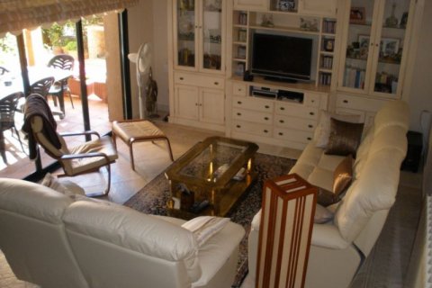 Villa for sale in Calpe, Alicante, Spain 2 bedrooms, 205 sq.m. No. 45590 - photo 6