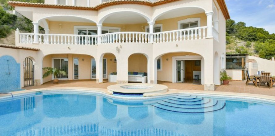 Villa in Calpe, Alicante, Spain 6 bedrooms, 415 sq.m. No. 42195