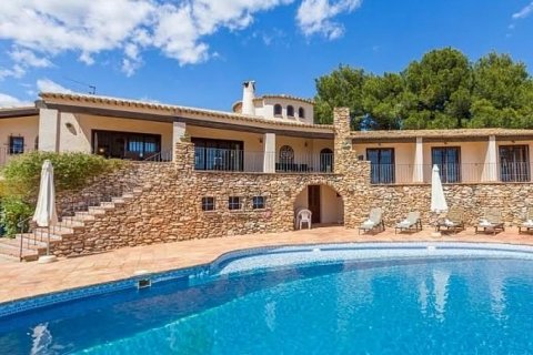Villa for sale in Calpe, Alicante, Spain 4 bedrooms, 407 sq.m. No. 45884 - photo 1