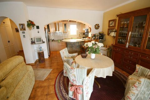Villa for sale in Roses, Girona, Spain 3 bedrooms, 150 sq.m. No. 41410 - photo 1