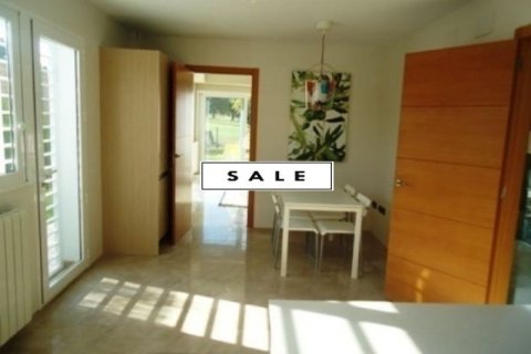 Villa for sale in Valencia, Spain 5 bedrooms, 440 sq.m. No. 45268 - photo 8