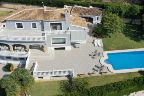 Villa for sale in Javea, Alicante, Spain 8 bedrooms, 600 sq.m. No. 42189 - photo 1
