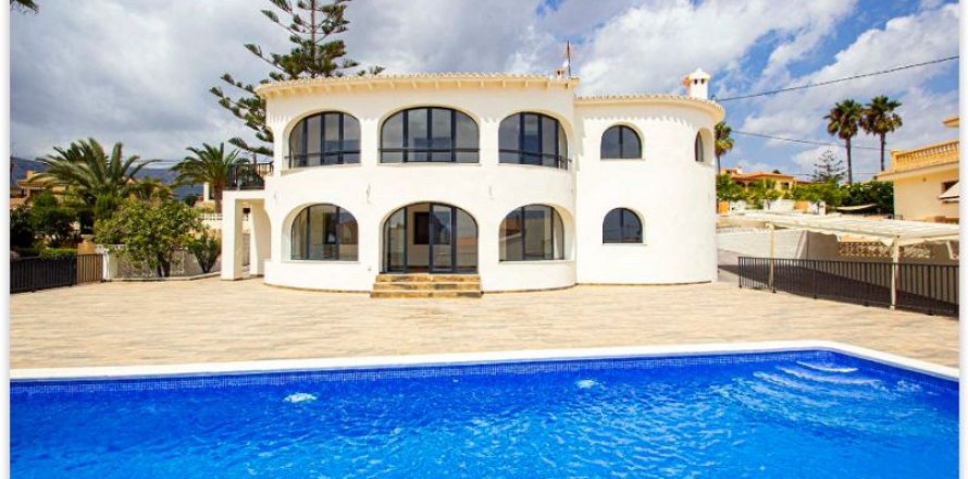 Villa in Calpe, Alicante, Spain 6 bedrooms, 400 sq.m. No. 42808