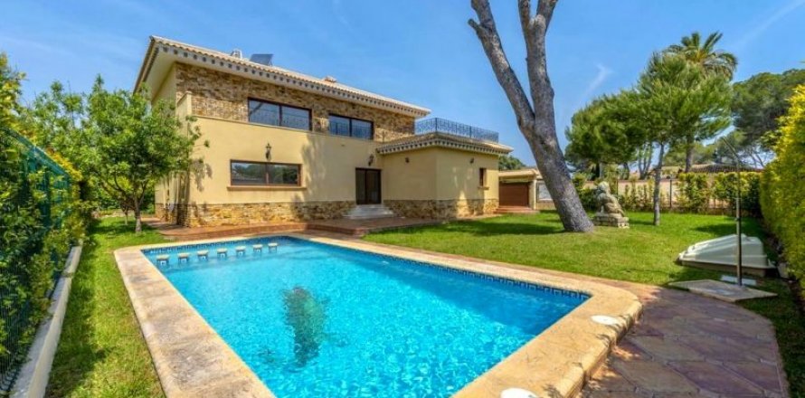 Villa in Alicante, Spain 4 bedrooms, 299 sq.m. No. 43025