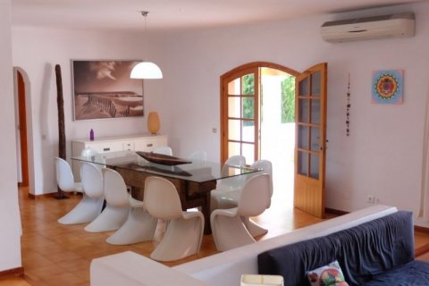 Villa for sale on Ibiza, Spain 5 bedrooms, 226 sq.m. No. 45326 - photo 2
