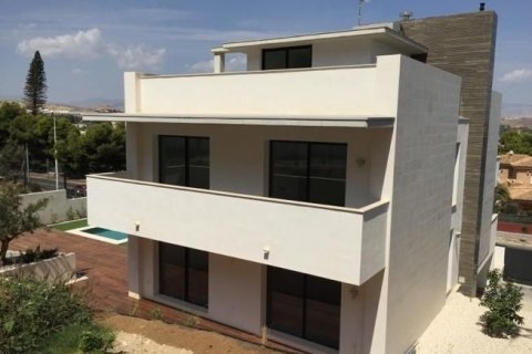 Villa for sale in Alicante, Spain 5 bedrooms, 482 sq.m. No. 42781 - photo 5