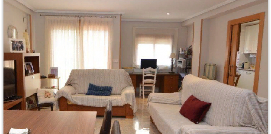 Apartment in Benidorm, Alicante, Spain 4 bedrooms, 152 sq.m. No. 44277